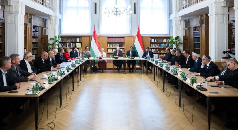Tizenhat évnyi „politikai függőség” után az egyházakkal korrekt, párbeszédre alapuló kapcsolat kiépítése a kormány célja