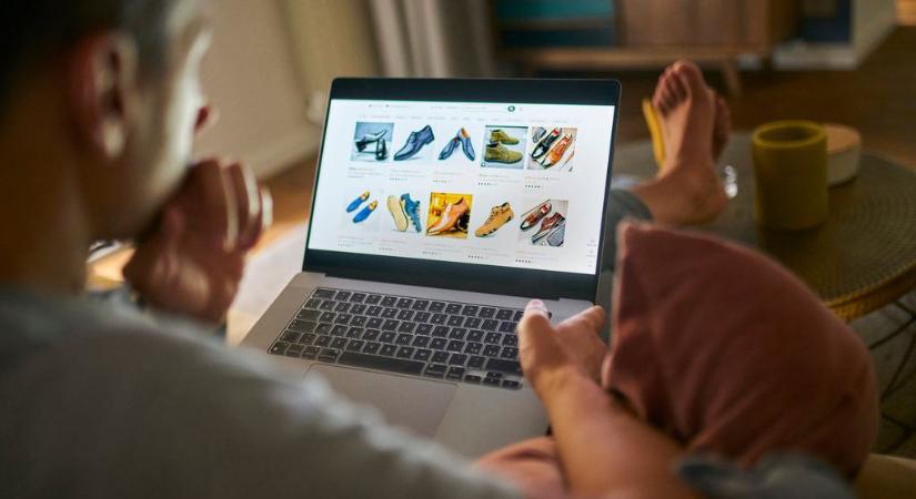 Életbe lépett az új EU-s előírás a webáruházaknál – a magyar vásárlók is jól járnak