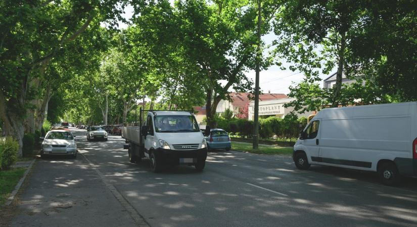 A szegediek kiakadtak, végül visszavonták a parkolózónák bővítését