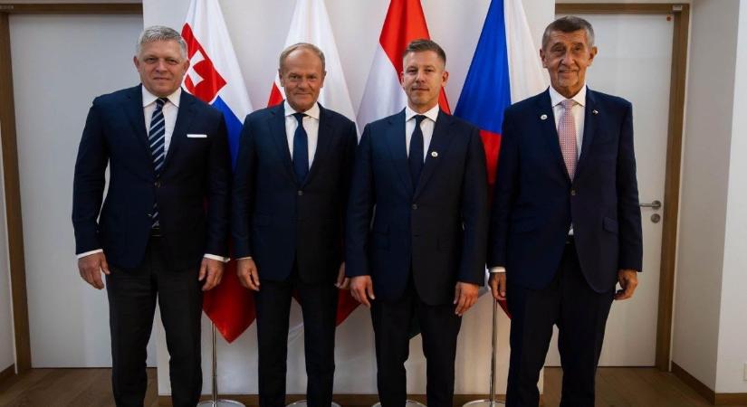 A korábbi viták után most már együttműködne Robert Fico Magyar Péterrel