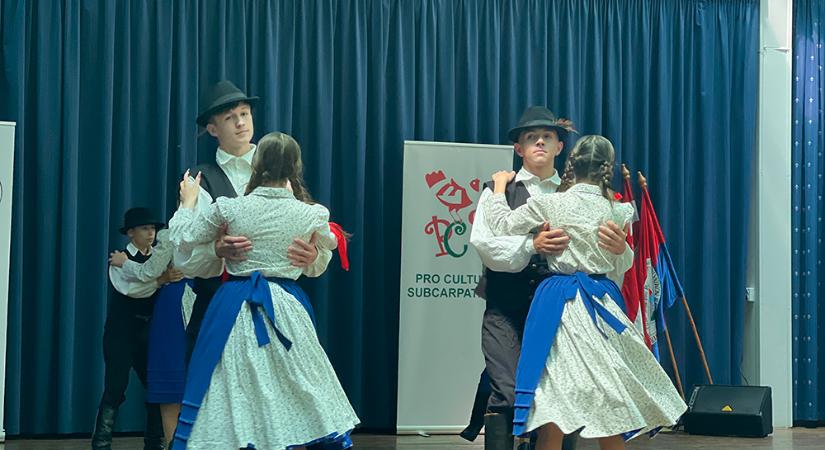 Kárpátalján is megmérették magukat a Dunán innen, Tiszán túl verseny résztvevői