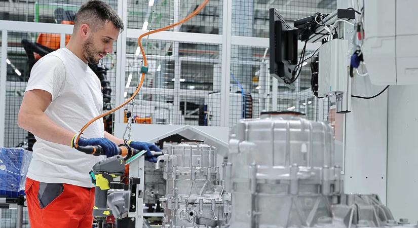 Új motorok sorozatgyártása kezdődött Győrben