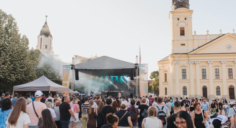 Felnézek Fesztivál: örömünnep a debreceni főtéren