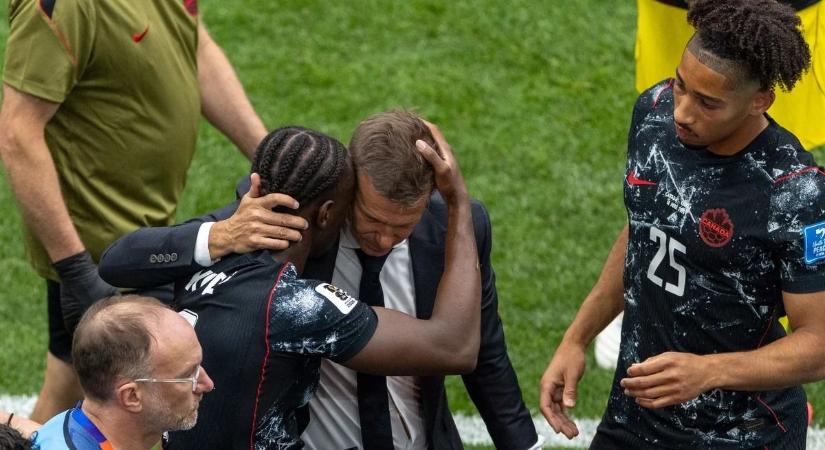 Brutalitás a világbajnokságon – súlyos sérülés és két piros lap