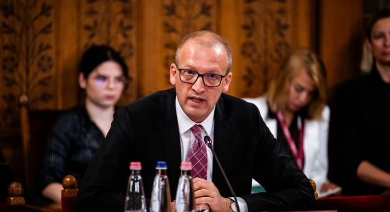 Rendkívüli vizsgálatot indított a kulturális miniszter több nagy közgyűjteményben