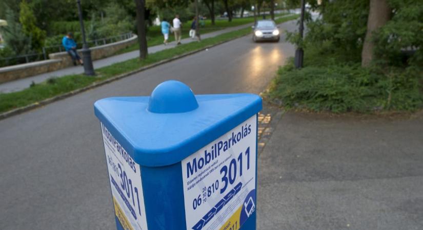 Sok autós búcsút mondhat a parkolási kedvezménynek, mert a főváros nem adott pénzt a Budapest GO app fejlesztésére