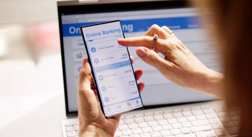 Nagy fordulat jön az online vásárlásban: ez minden webshopon kötelező lesz