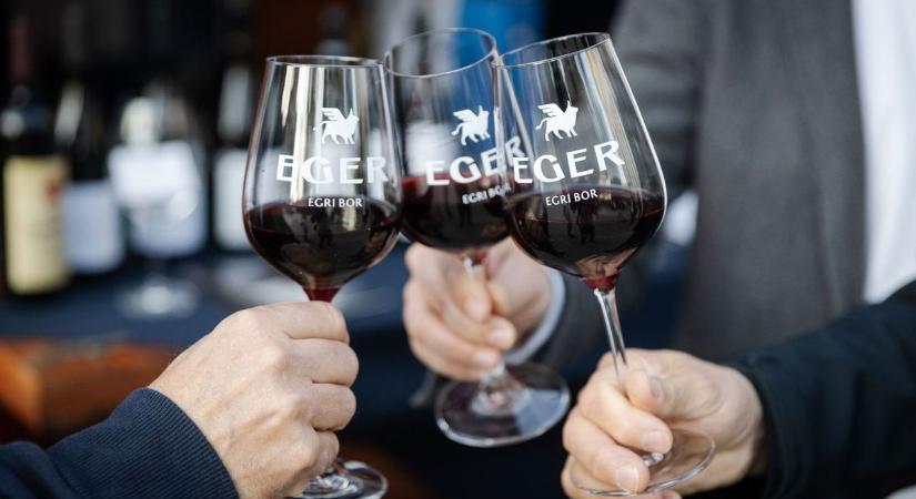 Ezüstérmekkel tértek haza az egri borok a Decanter világversenyéről