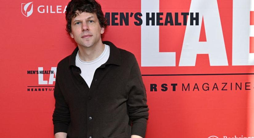 Jesse Eisenberg egy idegennek adományozta a veséjét… és nem tartja magát hősnek
