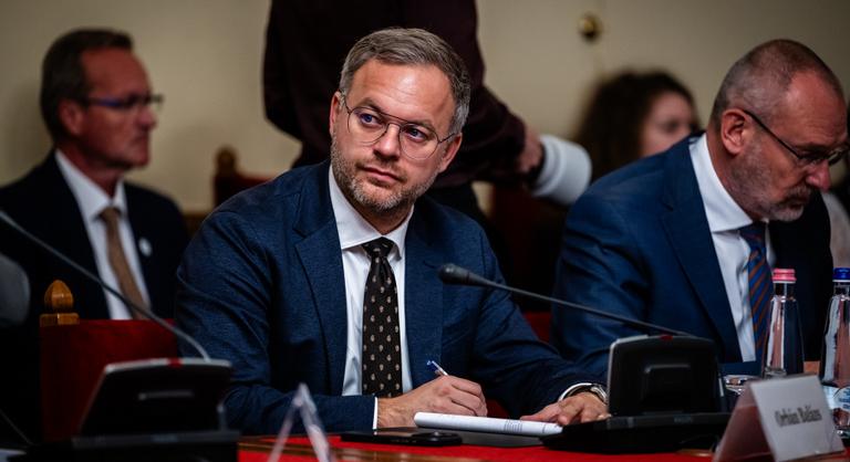 Orbán Balázs lemondott az MCC kuratóriumi elnöki posztjáról