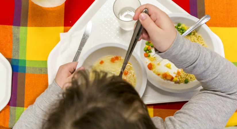 Szegedi iskolákban is átállnak a svédasztalos menzára