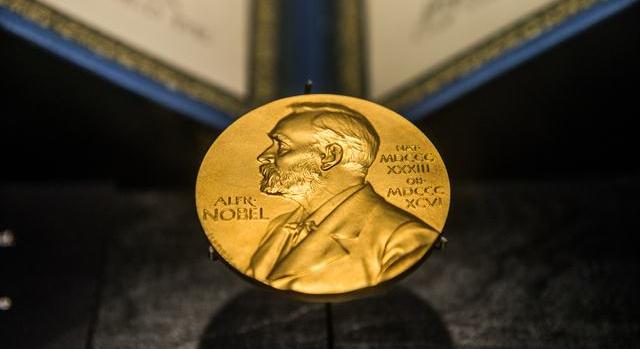 Villámkvíz: tudod, miért kaptak Nobel-díjat ezek a híres magyarok?