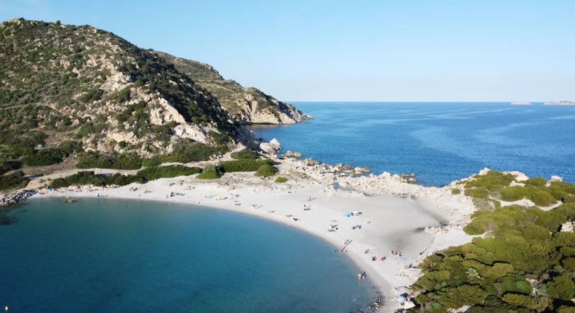 A magyarok egyik kedvenc nyaralóhelye bizarr strandolási szabályokat vezetett be