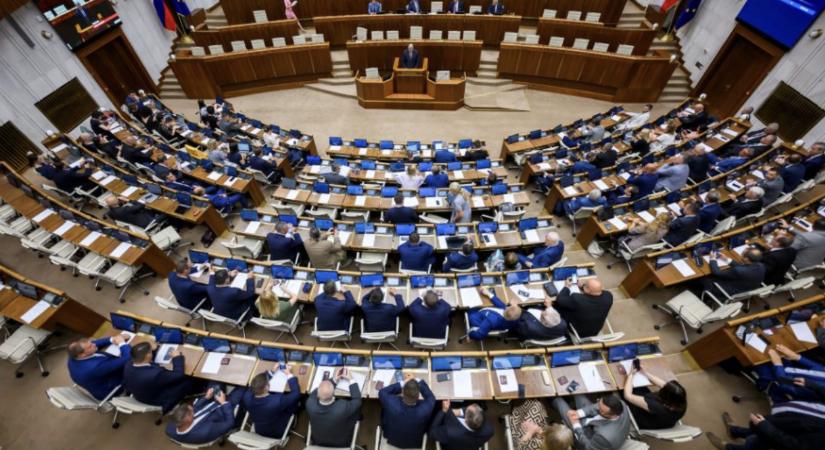 Az új házszabály szerint a 37,5 órás vitában 15 perc jár egy képviselőnek