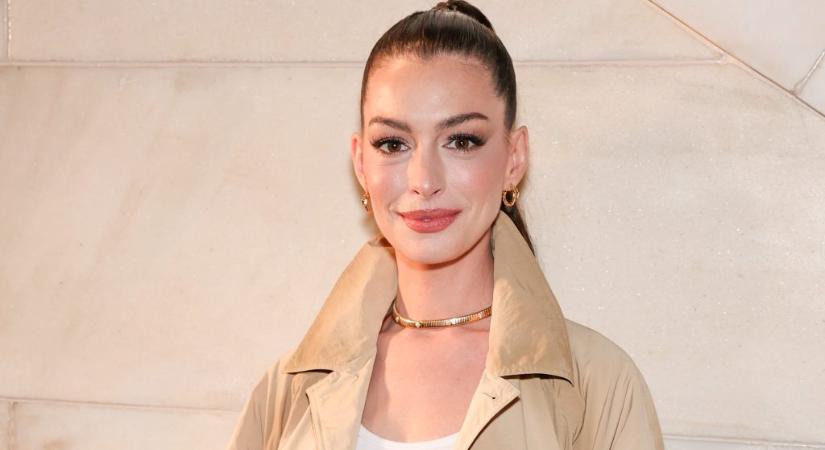 Harmadik gyerekével várandós Anne Hathaway
