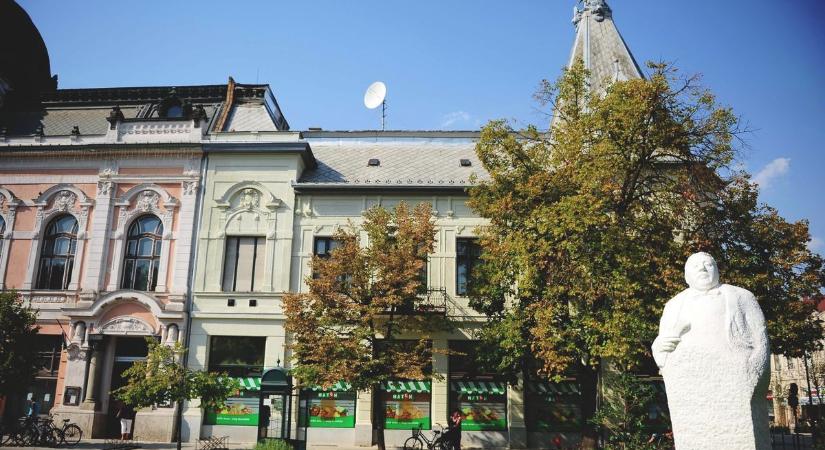 Már közel ötezren álltak ki a Rapcsák-szoborért, Márki-Zayt nem hatotta meg a petíció