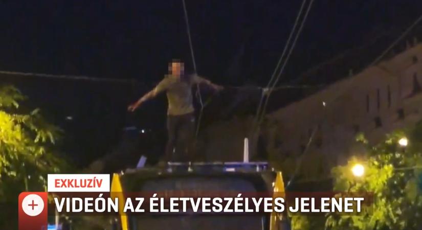 Őrült mutatvány a Combino tetején: órákig táncolt a férfi, rendőrök szedték le a villamosról