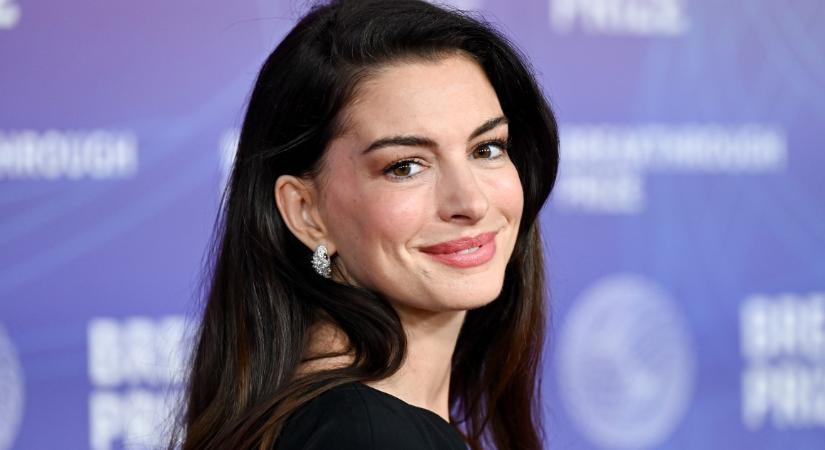 Harmadik gyermekét várja Anne Hathaway