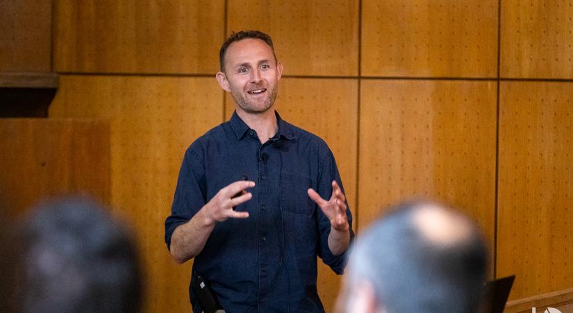 Költői pragmatizmus – beszélgetés Fergus Feilden brit építésszel