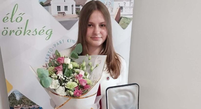 Köő Liliána érdemelte ki a tanév végén a 35. Pokker-díjat Fertőszéplakon - fotók