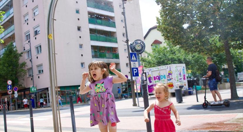 Így gondoskodnak a hőségben a járókelőkről a zalai városban – élmény és "mentőöv"...