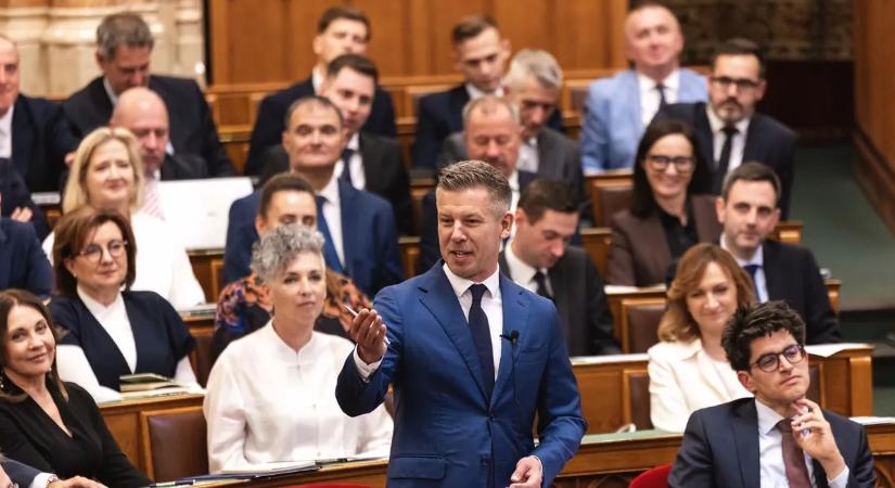 A Tisza befagyasztaná a polgármesterek fizetését és elvenné a költségtérítést