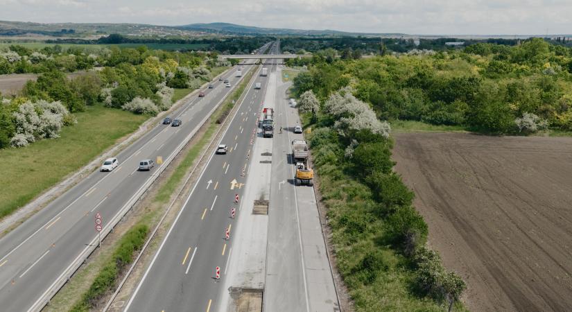 A nyári csúcsforgalom előtt végeztek az M7-es nagykarbantartási munkáival - VIDEÓ