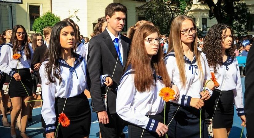 Most léptünk át az ismeretlenbe