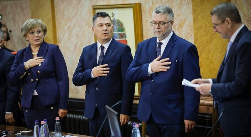 Befagyhatnak az egri városvezetők fizetései – millióktól eshetnek el a város vezetői