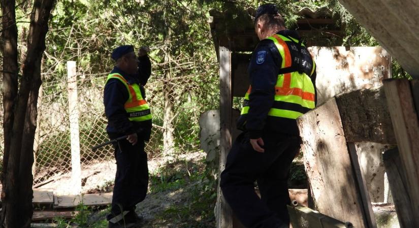 Lakásfoglalók, fosztogatók miatt élhetetlen az Ezüsthegy - Több úszómedencényi szemetet visznek el évente - íme a fejlemények legutóbbi cikkünk óta