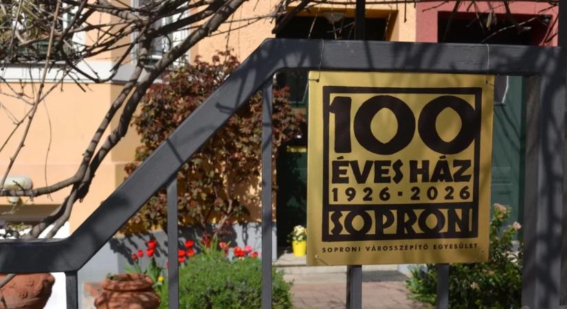 Újabb 100 éves házat tüntettek ki Sopronban