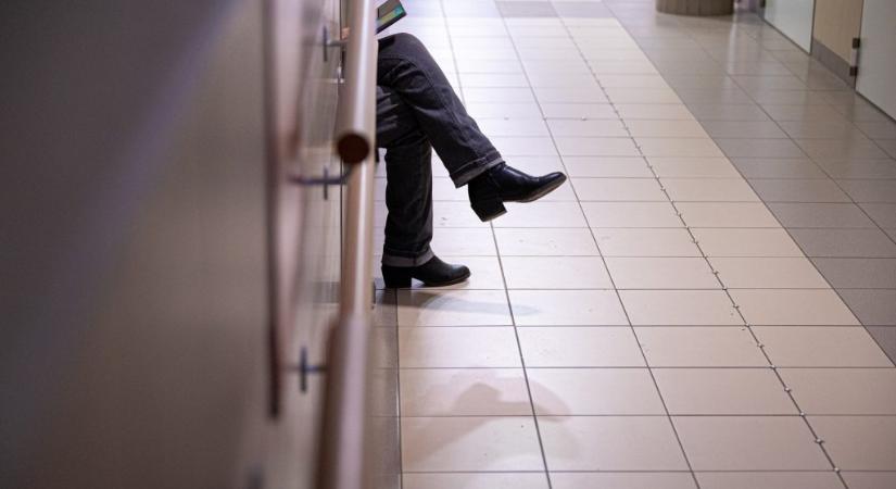 Lázgörcsöt kapott és meghalt egy kétéves kisfiú a tatabányai kórházban, a rendőrség nyomoz