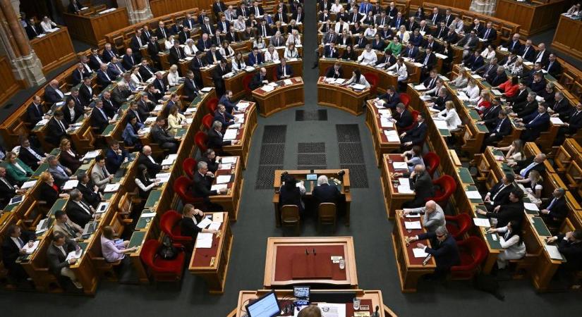 Jövő héten már dönthet is a parlament a védett üzemanyagár kivezetéséről
