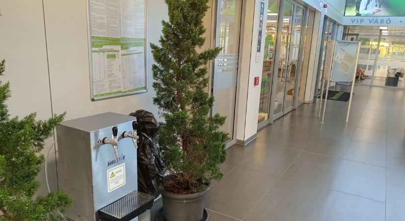 Itt a hőségriadó, vizet oszt és párakapukat telepít a GYSEV