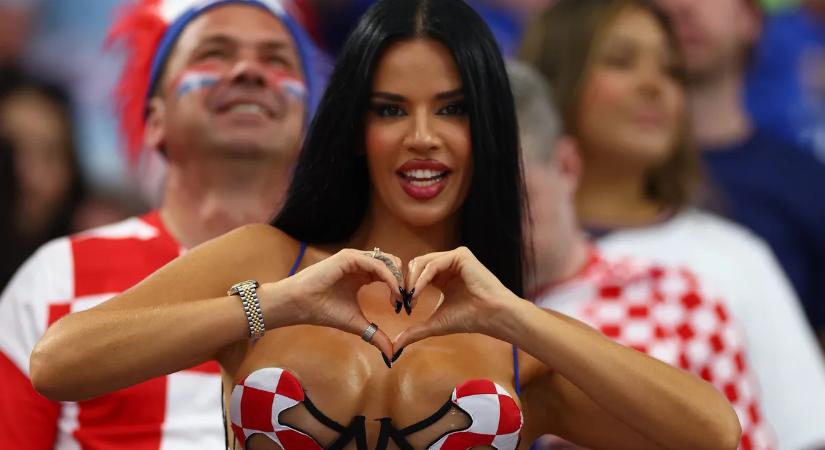 Újabb merész ruhákkal sokkol a foci-vb legszexibb szurkolólánya