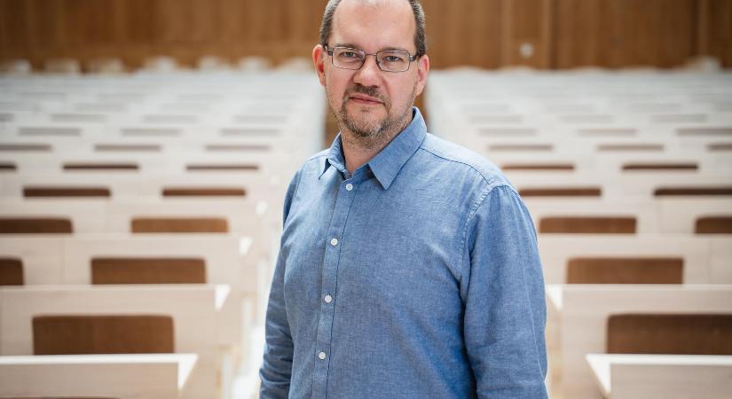 Polyák Gábor: Egy kicsit megúszásra játszik a Tisza-kormány médiatörvénye, a Népszava funkcióját a magyar sajtóban nehéz példányszámokban mérni