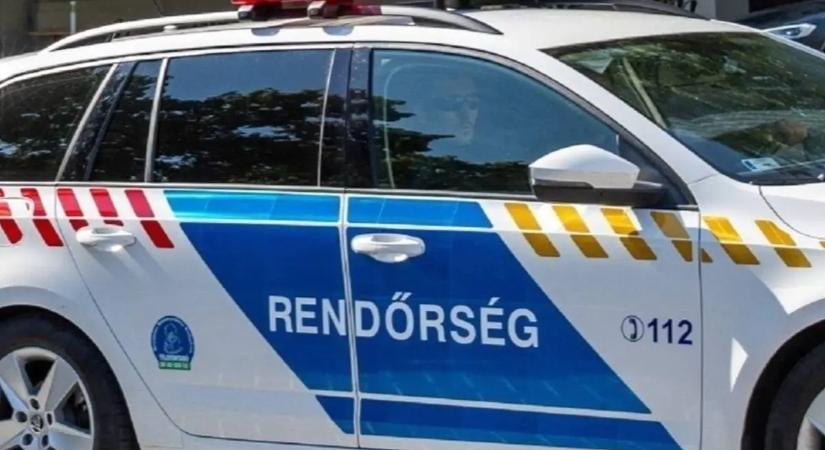 Menetrend szerinti autóbusz és személyautó ütközött Csetényben