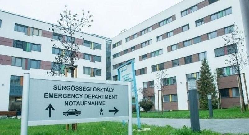 Lázgörcsöt kapott és meghalt egy kétéves kisfiú a tatabányai kórházban, a szülők szerint a gyereket meg sem vizsgálták