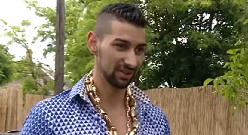 Kiszabadult a magyar tiktokker a börtönből - Lakatos Brendon köteg pénzzel, vodkalocsolással indította a napot - videók