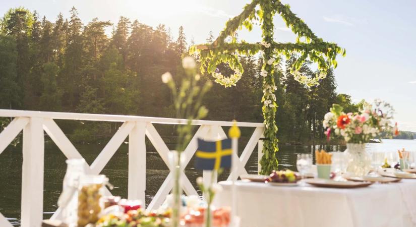 Eper, virágkoszorú és nyári napforduló: ilyen a svéd Midsommar