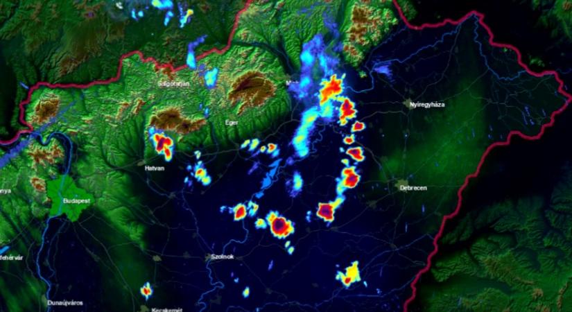 Riasztás Hajdú-Bihar megyére: zivatarok öntöznek ma délután