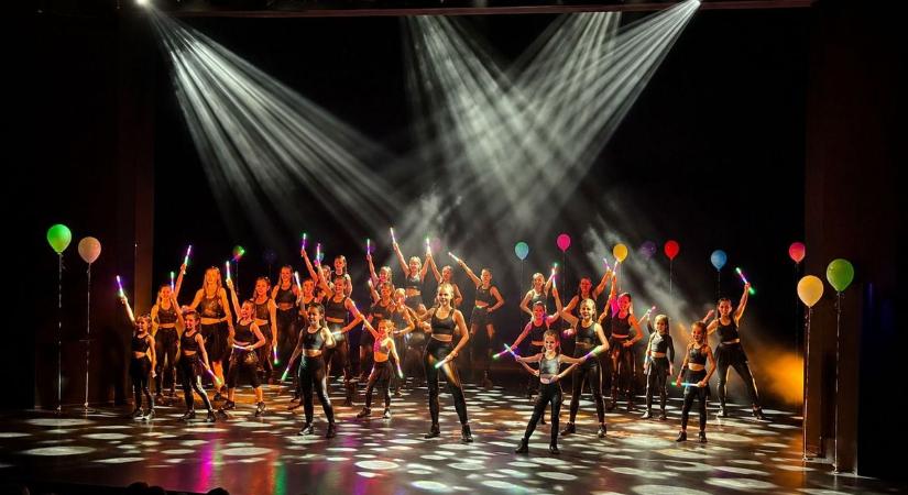 Így csinált fesztivált 70 gyermektáncos Zalaegerszegen – hatalmas show-val zárták az idei tanévet