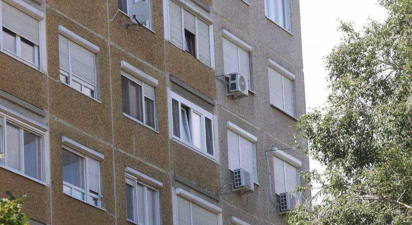 Drámai pillanatok: az erkélyről másztak be egy ötödik emeleti lakásba Debrecenben!