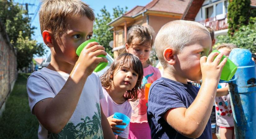 Hirtelen jött a tikkasztó kánikula, hőségriasztással ront ránk az időjárás