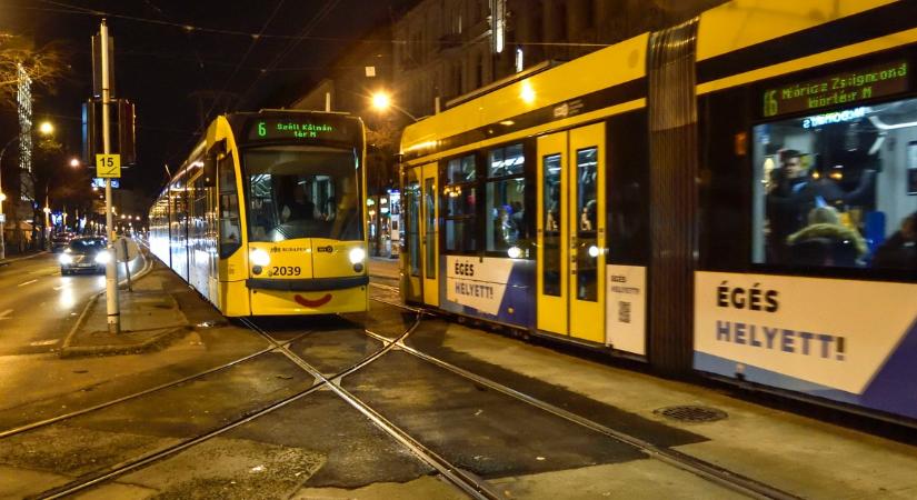 Órákon át táncolt a villamos tetején egy férfi – Így bénult meg a 4-6-os vonala – videó