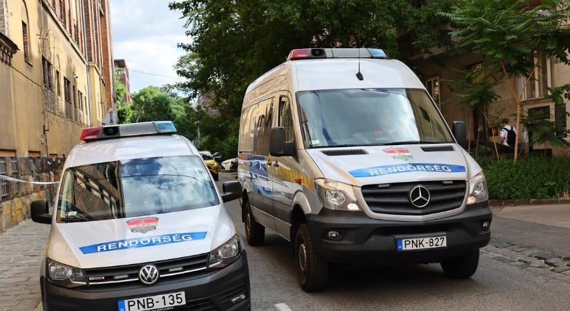 Fordulat a józsefvárosi gyilkosság ügyében: saját dédunokája ölhette meg az idős asszonyt - a 16 éves fiú és 15 éves barátnője is őrizetben!