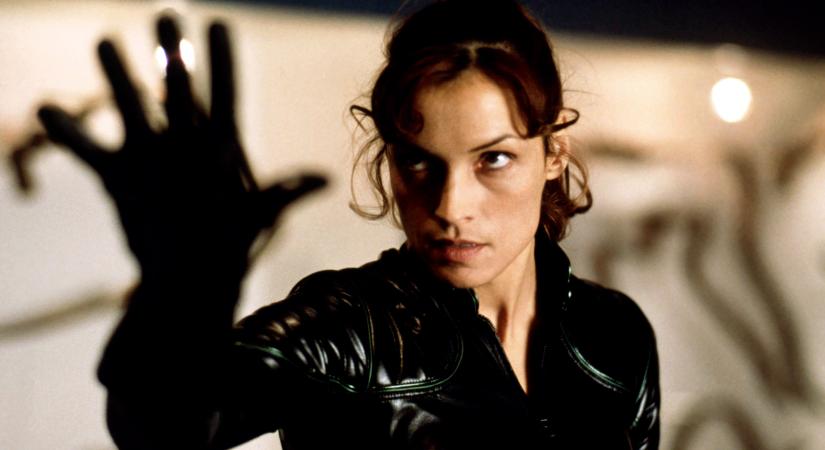 A Jean Greyként elhíresült Famke Janssen szerint hibát követett el a Marvel a Doctor Doom ébredésével kapcsolatban