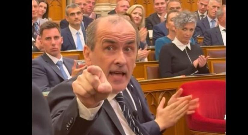 Még nem érzékelhető változás. De ez valóban nem 100 méteres síkfutás, hanem maraton