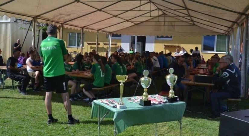 Százötven fiatal sportol egyetlen klubban, a játék örömét ünnepelték Balástyán