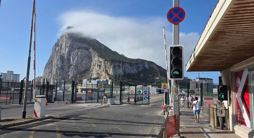 Zalából Gibraltárra: makákók, delfinek, s az ibériai brit koronagyarmat kincsei nyomában (galéria, videó)